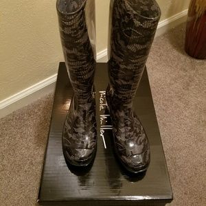 Nichole Miller Black Flower Lace Rainboots